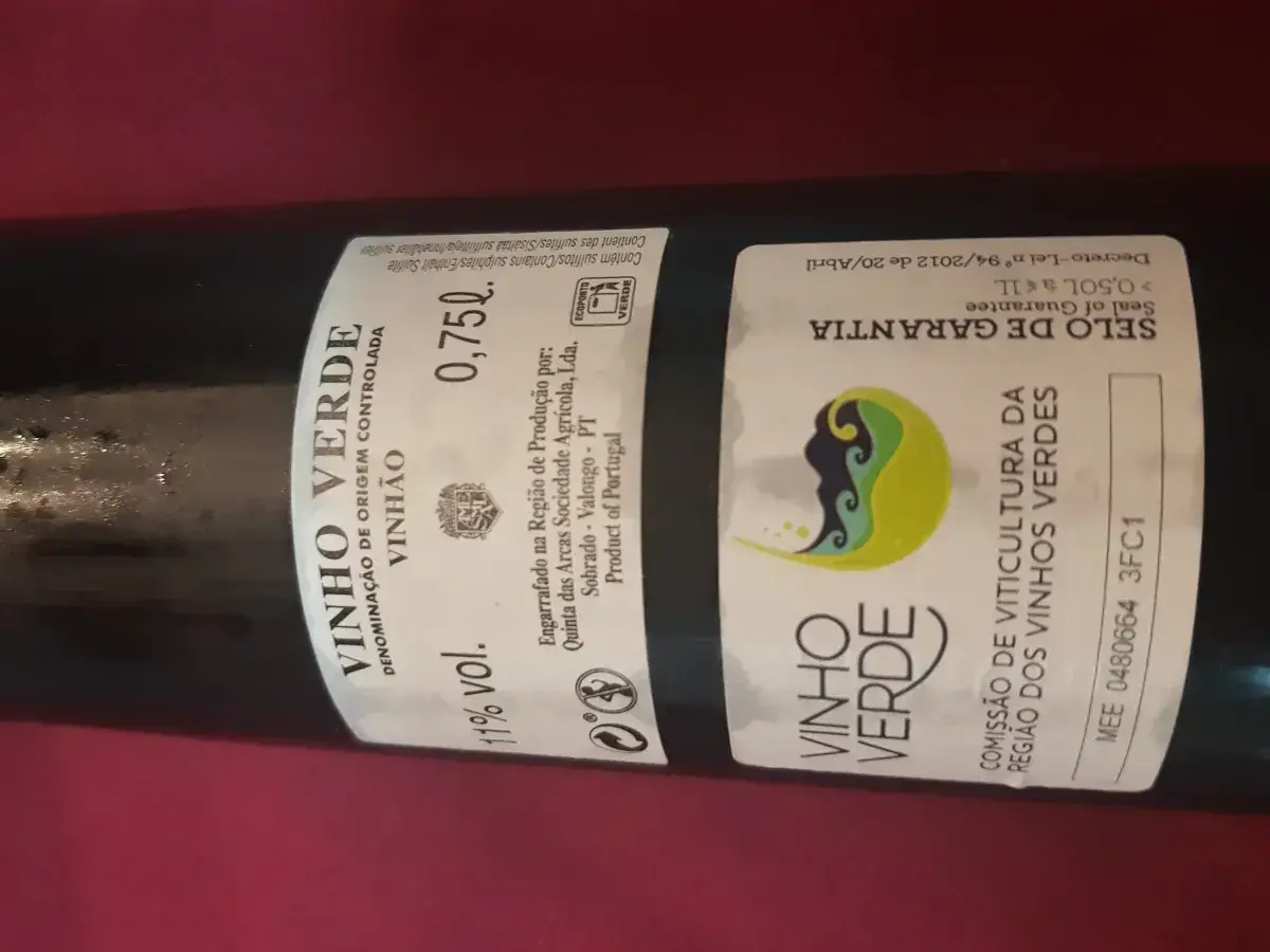 Vino rosso verde "Quinta das Arcas"